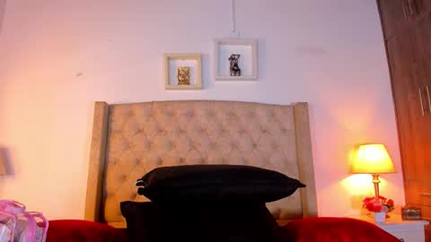 Snapshot of allisson_m chatting on February 25, 12:04 pm allisson online show from February 25, 12:04 pm