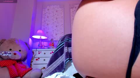 Snapshot of allissonjames chatting on September 16, 11:22 am Allisson online show from September 16, 11:22 am