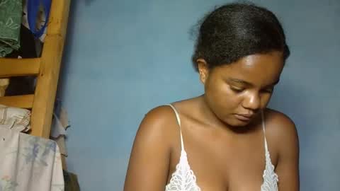 Snapshot of allizida01 chatting on November 26, 2:18 pm allizida01 online show from November 26, 2:18 pm