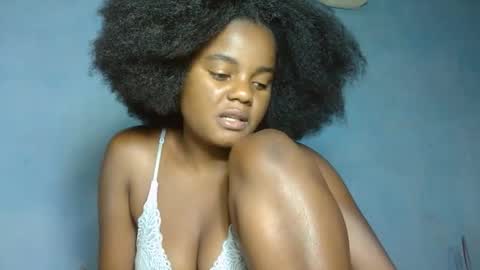 Snapshot of allizida01 chatting on November 27, 6:43 pm allizida01 online show from November 27, 6:43 pm