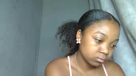 Snapshot of allizida01 chatting on December 21, 9:27 am allizida01 online show from December 21, 9:27 am