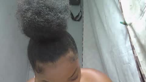 Snapshot of allizida01 chatting on January 6, 6:22 pm allizida01 online show from January 6, 6:22 pm