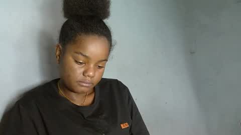 Snapshot of allizida01 chatting on January 13, 8:30 am allizida01 online show from January 13, 8:30 am