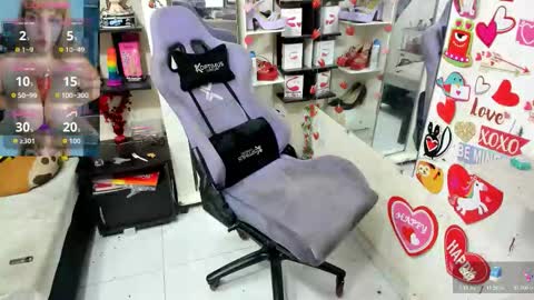Snapshot of allsson_miller chatting on March 7, 7:33 pm allsson_miller online show from March 7, 7:33 pm
