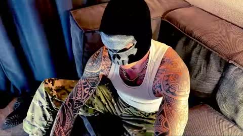 Justin online show from December 3, 8:50 pm