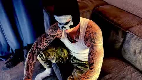 Justin online show from December 4, 8:29 pm