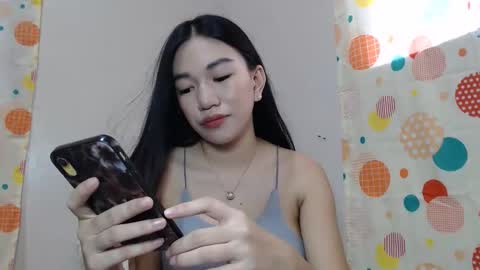 Snapshot of allurewithluna chatting on April 11, 6:40 am Luna online show from April 11, 6:40 am