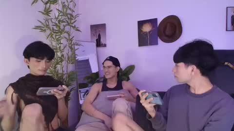 kim and josh online show from April 18, 7:58 pm