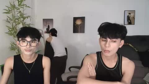 Snapshot of alluring_alpha chatting on May 10, 12:32 pm kim and josh online show from May 10, 12:32 pm