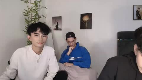 Snapshot of alluring_alpha chatting on May 13, 6:49 pm kim and josh online show from May 13, 6:49 pm