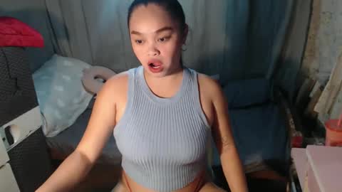 Snapshot of alluring_bobbies chatting on November 1, 4:09 pm dhiharu online show from November 1, 4:09 pm