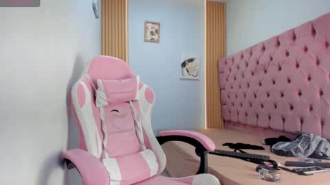 alluringangel01 online show from October 1, 2:28 am