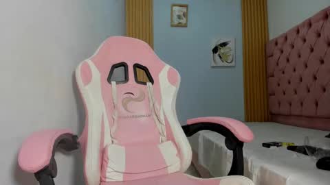 alluringangel01 online show from October 21, 2:45 am