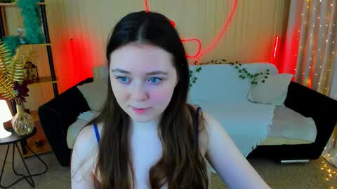 alluringeyess online show from February 1, 4:38 pm