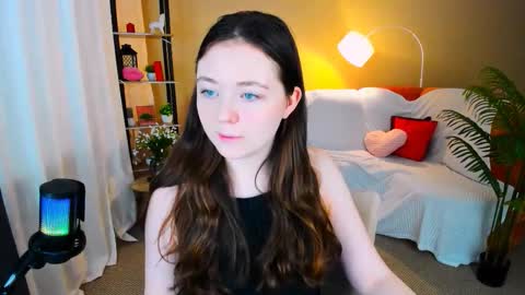 alluringeyess online show from February 27, 12:05 pm