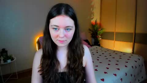 Snapshot of alluringeyess chatting on June 11, 5:55 pm alluringeyess online show from June 11, 5:55 pm
