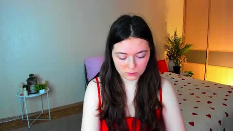 Snapshot of alluringeyess chatting on July 7, 6:47 am alluringeyess online show from July 7, 6:47 am