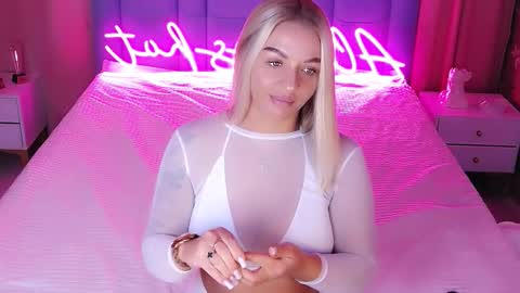 AlwaysHot online show from November 3, 2:13 am