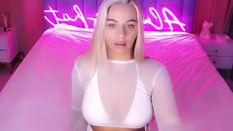 AlwaysHot online show from November 28, 2:25 am