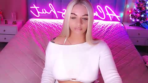 AlwaysHot online show from January 9, 2:14 am