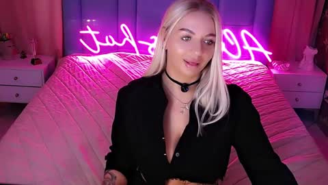 AlwaysHot online show from March 18, 2:04 am