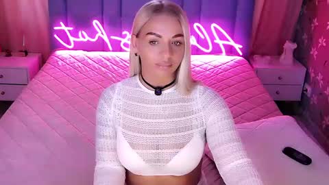 AlwaysHot online show from April 14, 2:06 am