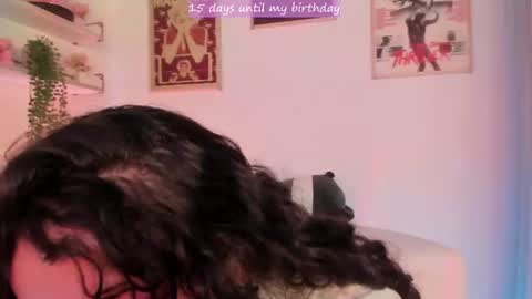 Snapshot of ally_belle chatting on July 17, 12:28 am Ally Belle online show from July 17, 12:28 am