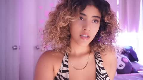 Snapshot of ally_summer chatting on May 24, 10:26 pm ally_summer online show from May 24, 10:26 pm