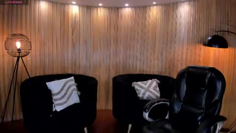 Snapshot of allyjensen chatting on June 13, 10:24 am Alisson online show from June 13, 10:24 am