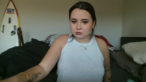 Snapshot of allylove2626 chatting on October 9, 9:13 pm allylove2626 online show from October 9, 9:13 pm