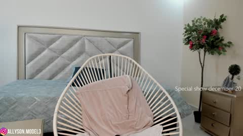 Allyson 3 online show from December 13, 7:43 pm