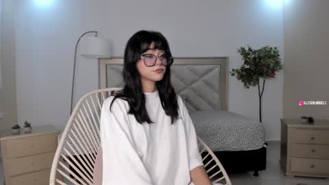 Allyson 3 online show from January 26, 5:55 pm