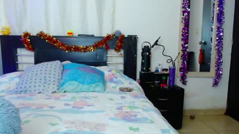 Snapshot of allyson_collins_ chatting on January 9, 4:19 am Allyson collins online show from January 9, 4:19 am