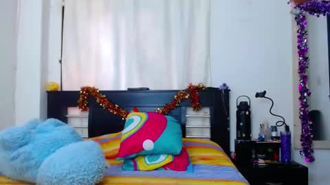 Snapshot of allyson_collins_ chatting on February 12, 4:22 pm Allyson collins online show from February 12, 4:22 pm