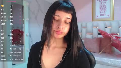 Snapshot of allyssa_bellini_s chatting on October 18, 8:42 pm Allysa online show from October 18, 8:42 pm