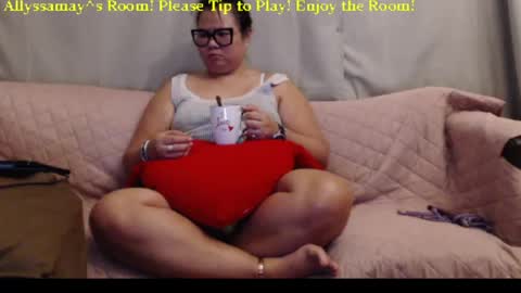 Allyssamay online show from June 2, 2:35 am