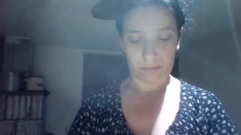 Snapshot of alma_amy chatting on November 10, 10:42 pm Alma online show from November 10, 10:42 pm