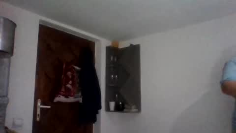 Snapshot of alma_amy chatting on December 13, 8:47 pm Alma online show from December 13, 8:47 pm