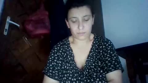 Snapshot of alma_amy chatting on December 19, 9:33 pm Alma online show from December 19, 9:33 pm