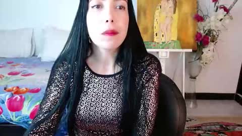 alma_art_ online show from September 28, 12:16 am