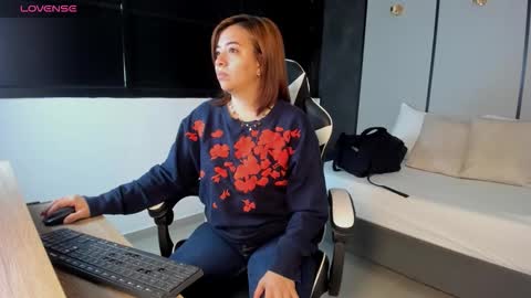 ALMA FENIX  online show from October 17, 12:19 pm