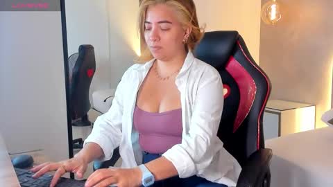 ALMA FENIX  online show from November 20, 12:38 pm