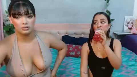 Snapshot of alma_meza chatting on July 22, 1:58 pm alma_meza online show from July 22, 1:58 pm