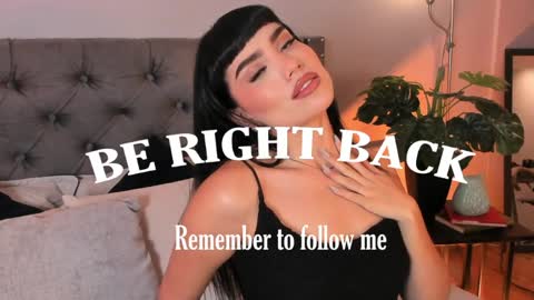 Mia online show from April 8, 12:38 pm