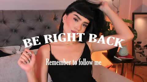 Mia online show from April 21, 12:33 pm