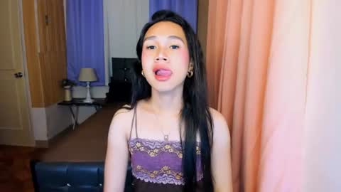 Snapshot of almira_hilson chatting on August 6, 2:46 am almira_hilson online show from August 6, 2:46 am