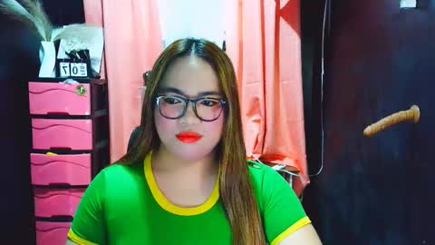 Almira online show from February 8, 2:37 am