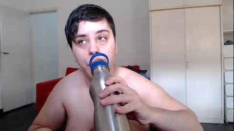 Snapshot of almondonwheels chatting on January 8, 8:29 pm Almond online show from January 8, 8:29 pm