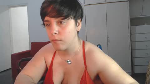 Snapshot of almondonwheels chatting on February 17, 12:10 am Almond online show from February 17, 12:10 am