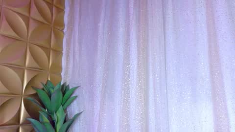 Hazel Bowie online show from March 18, 2:04 am